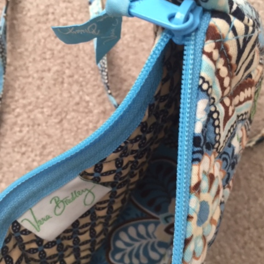 Vera Bradley small zip bag - Picture 2 of 2